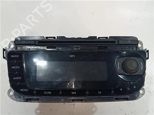 Used Radio SEAT IBIZA III (6L1) 1.9 TDI (131 hp) 23908522
