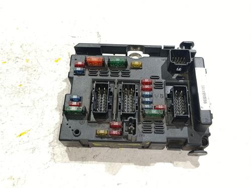 Used Fuse box Fuse box 39492873 39492873