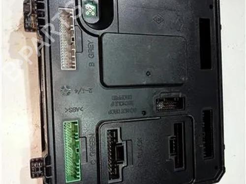 Used Fuse box RENAULT MEGANE II Saloon (LM0/1_) 1.9 dCi (131 hp) 23922647