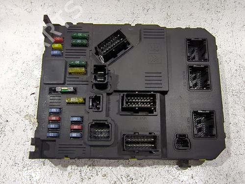 Caja reles / fusibles PEUGEOT 407 Coupe (6C_) 2.2 16V (163 hp) 30933607