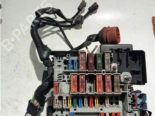 Used Fuse box Fuse box 24968214 24968214