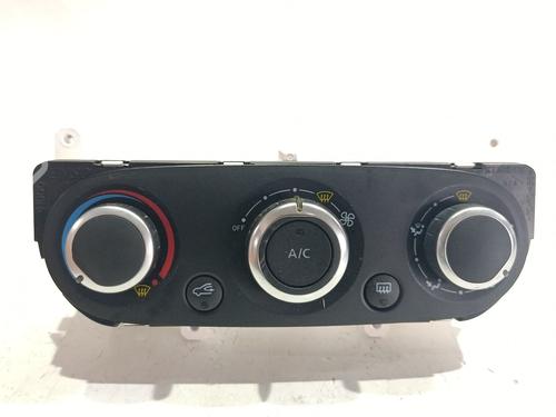 climate-control-renault-clio-iv-bh_-2012-2013-2014-2015-2016-2017-2018-2019-2020-2021-38796270 main image
