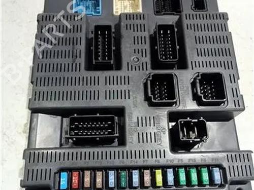 Used Fuse box PEUGEOT 308 I (4A_, 4C_) 1.6 HDi (109 hp) 23926892