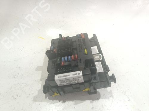 Used Fuse box Fuse box 38801577 38801577