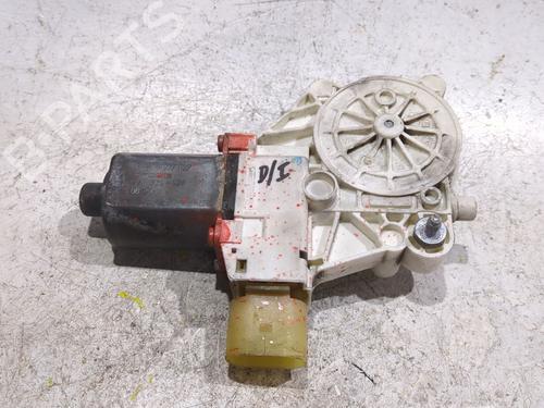 Used Left front window motor BMW 1 (E81) 118 d (143 hp) 31082601