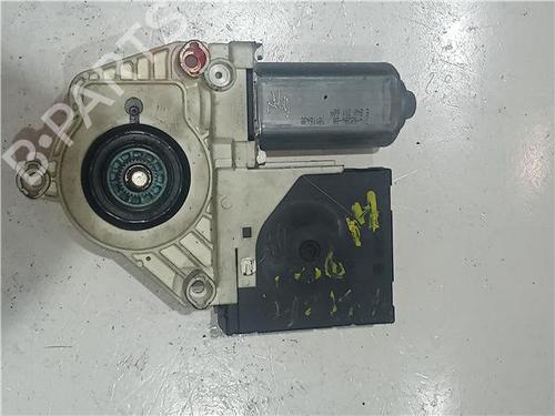 Rudehejsemotor forskærm højre SEAT LEON (1P1) 2.0 TDI 16V (140 hp) 23912699
