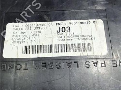 Fuse box PEUGEOT 307 Break (3E) 1.6 HDi 110 | BP23923849E1 