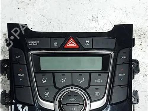 Used Climate control HYUNDAI i30 (GD) 1.4 CRDi (90 hp) 23916652