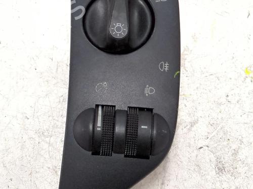 Used Headlight switch VW POLO Variant (6V5) 1.6 (101 hp) 26002171