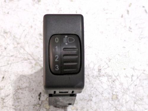 Used Headlight adjuster motor ISUZU D-MAX I (TFR, TFS) 2.5 DiTD 4x4 (TFS54) (101 hp) 32844616