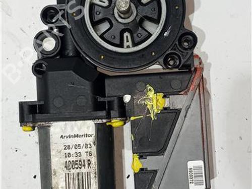 Used Left front window motor CITROËN XSARA (N1) 1.9 TD (90 hp) 24967928