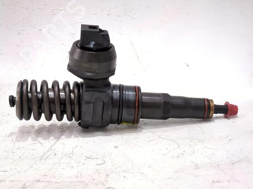 Used Injector VW GOLF III (1H1) 1.6 (75 hp) 28579767