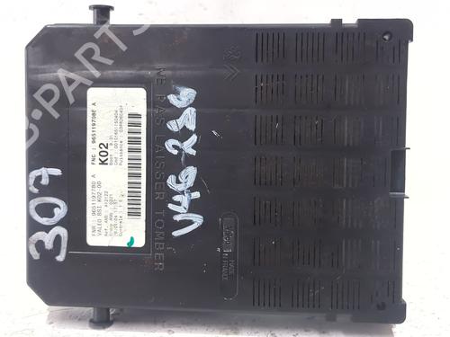 Used Fuse box Fuse box PEUGEOT 307 (3A/C) 2.0 HDi 90 (90 hp) 40260164 40260164