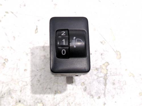 Used Headlight adjuster motor Headlight adjuster motor TOYOTA YARIS (_P13_) 1.0 (KSP130_, KSP130) (69 hp) 33654558 33654558