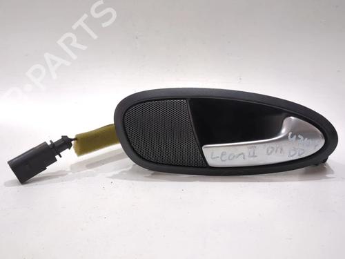Used Front right interior door handle SEAT LEON (1P1) 1.6 TDI (105 hp) 26672432