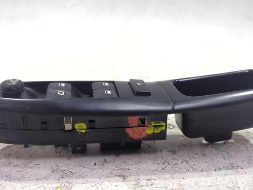 Used Left front window switch Left front window switch PEUGEOT 406 (8B) 2.0 HDI 110 (109 hp) 40282447 40282447
