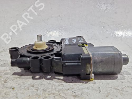 Left front window motor HYUNDAI ix20 (JC) 1.6 CRDI | BP30936048E21