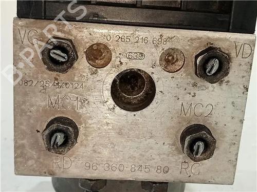 Módulo de ABS PEUGEOT 306 Break (7E, N3, N5) 1.9 TD | BP23911196M43 