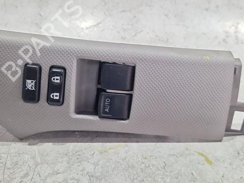 Used Left front window switch Left front window switch TOYOTA YARIS (_P9_) 1.4 D-4D (NLP90_, NLP90R) (90 hp) 33320320 33320320