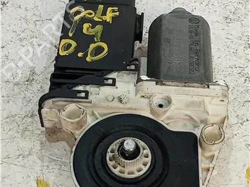 Rudehejsemotor forskærm højre VW GOLF IV (1J1) 1.4 16V (75 hp) 23911991