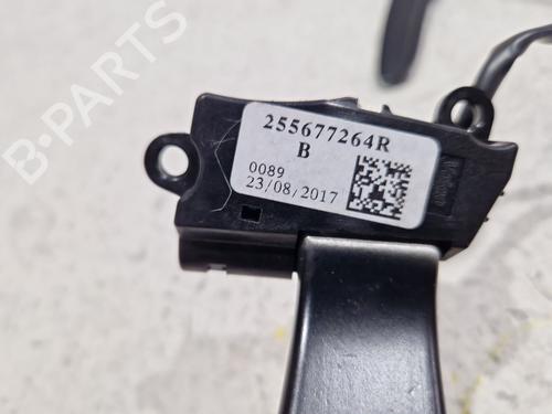 Steering wheel controls RENAULT MEGANE IV Hatchback (B9A/M/N_) 1.6 TCe 205 (B9MV) | BP29977347E15 