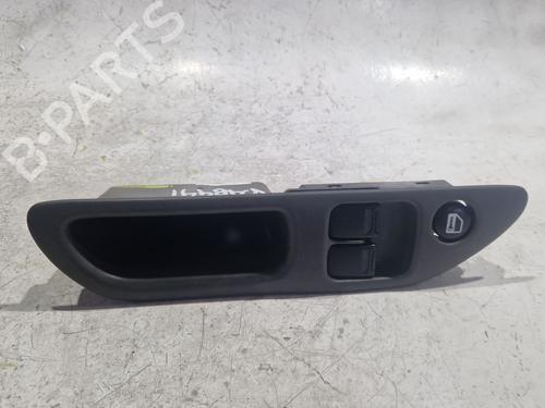 Used Left front window switch Left front window switch OPEL AGILA A (H00) 1.0 12V (F68) (58 hp) 33543884 33543884