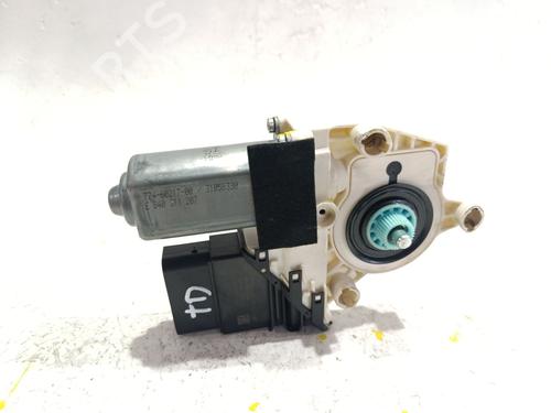 Moteur de lève-vitre arrière droit Moteur de lève-vitre arrière droit SEAT ALTEA XL (5P5, 5P8) 1.6 (102 hp) 39901170 39901170