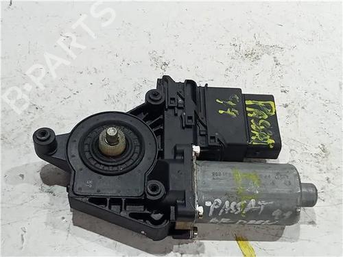 Vindusheismotor høyre bak VW PASSAT B5.5 (3B3) 1.8 T 20V (150 hp) 23911847
