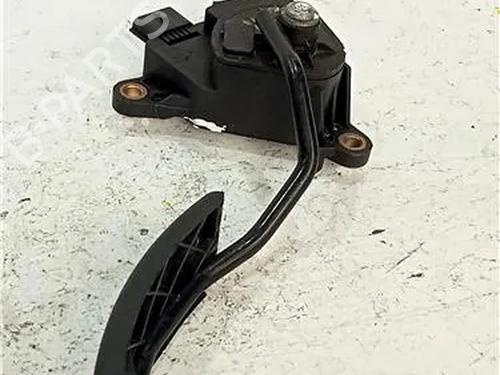 Used Pedal RENAULT MEGANE II Saloon (LM0/1_) 1.9 dCi (131 hp) 23909933