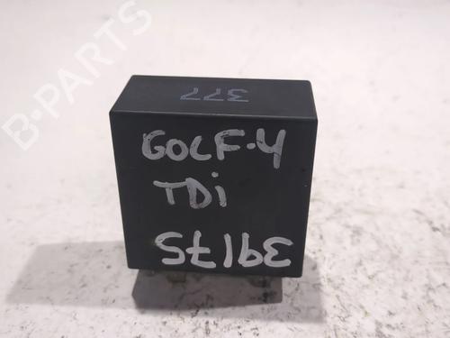 Module électronique VW GOLF IV (1J1) 1.9 TDI (110 hp) 23902984