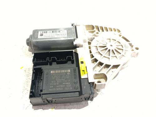 Moteur de lève-vitre avant droit Moteur de lève-vitre avant droit SEAT ALTEA XL (5P5, 5P8) 1.6 (102 hp) 39901184 39901184