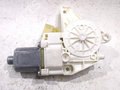 right-front-window-motor-mercedes-benz-c-class-w204-2007-2008-2009-2010-2011-2012-2013-2014-2015-34152652 main image