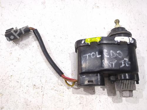 Used Headlight adjuster motor SEAT TOLEDO I (1L2) 1.9 TDI (110 hp) 31882302