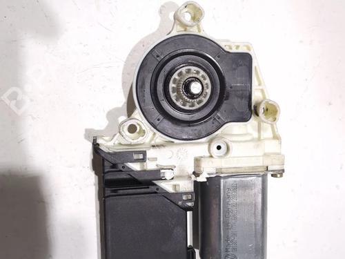 Moteur de lève-vitre avant gauche SEAT LEON (1M1) 1.9 TDI (130 hp) 24630330