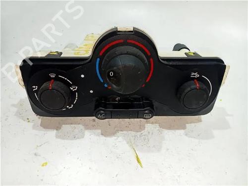 Used Climate control RENAULT CLIO III Grandtour (KR0/1_) 1.2 16V (KR0P) (101 hp) 23932498