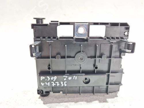 Fuse box PEUGEOT 308 I (4A_, 4C_) 1.6 HDi | BP29562133E1 