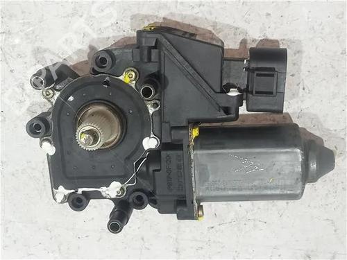 Portierruitmotor rechtsvoor AUDI A4 B5 (8D2) 1.9 TDI (90 hp) 23921722