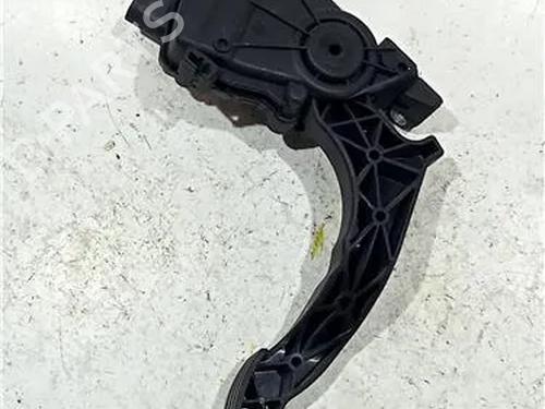 Pedal FORD FIESTA IV (JA_, JB_) 1.0 i (65 hp) 23930495