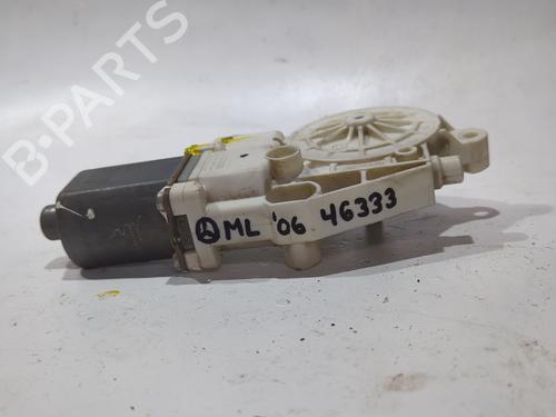 Right front window motor MERCEDES-BENZ M-CLASS (W164) ML 320 CDI 4-matic (164.122) | BP23925469E20 
