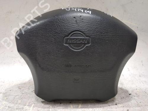 Used Driver airbag NISSAN PRIMERA (P10) 2.0 D (75 hp) 28694577