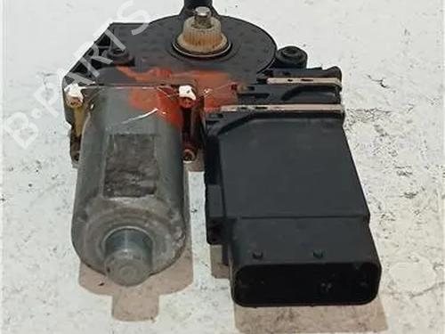 Rudehejsemotor forskærm højre SKODA OCTAVIA I (1U2) 1.6 (102 hp) 23912044