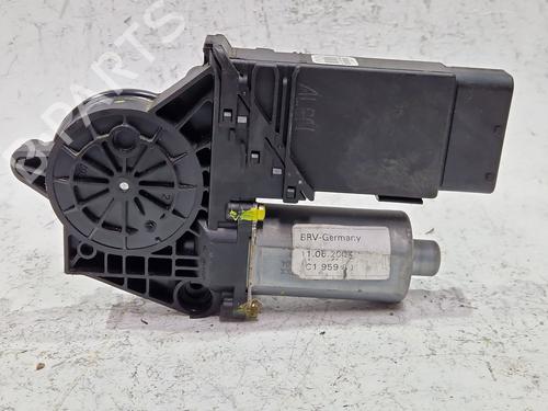 Motore alzacristalli anteriore sinistro VW PASSAT B5.5 Variant (3B6) 2.5 TDI (150 hp) 30193684