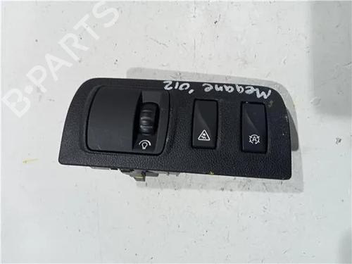 Used Switch RENAULT MEGANE III Hatchback (BZ0/1_, B3_) 1.5 dCi (86 hp) 23920969