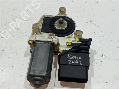 Vindusheismotor høyre bak VW BORA I (1J2) 1.9 SDI (68 hp) 23912918