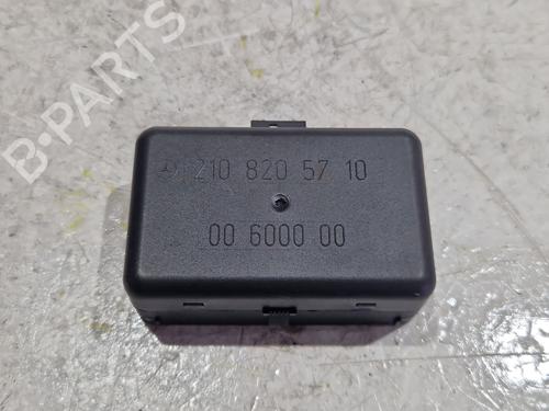 Used Electronic module Electronic module MERCEDES-BENZ E-CLASS (W210) E 300 D (210.020) (136 hp) 34156181 34156181