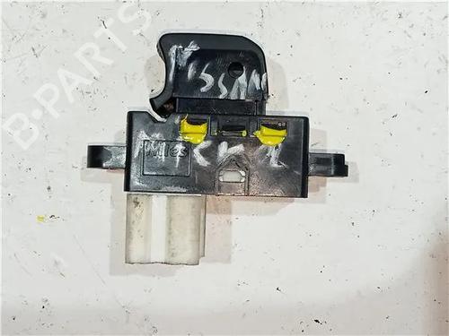 Used Right front window switch NISSAN MICRA IV (K13K, K13KK) 1.2 (80 hp) 23921423