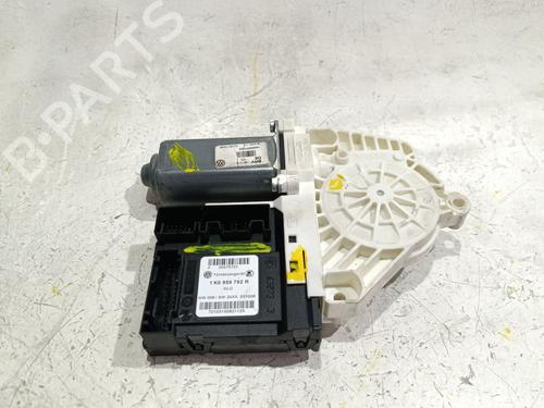 right-front-window-motor-vw-golf-vi-5k1-2008-2009-2010-2011-2012-2013-2014-40038519 main image
