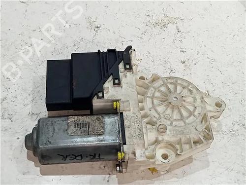Portierruitmotor rechtsachter VW PASSAT B5.5 (3B3) 1.9 TDI (130 hp) 23911788
