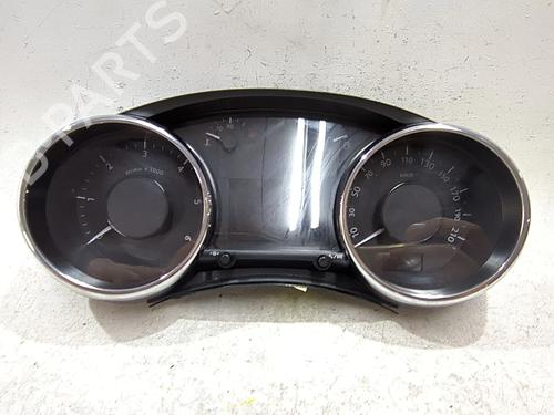Used Instrument cluster PEUGEOT 5008 (0U_, 0E_) 1.6 HDi (110 hp) 28715208