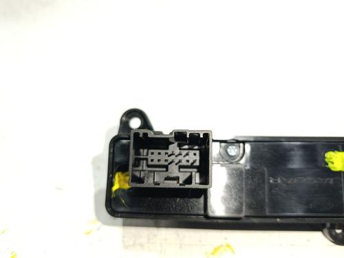 Switch JAGUAR XE (X760) 2.0 D | BP39494018I30 - Image 3